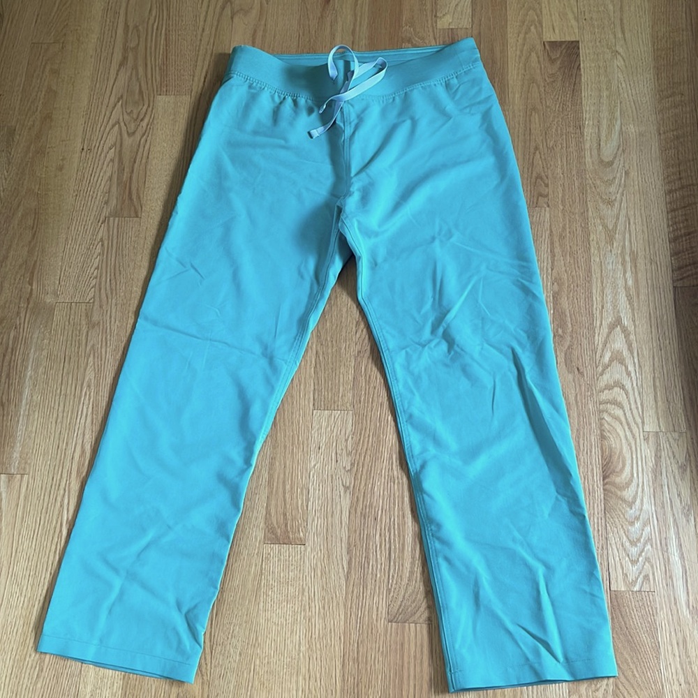 FIGS - mint green - Womens scrub pant